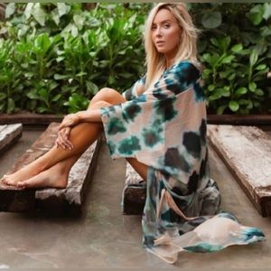 Suki so goddess, sheer, tie-dye kimono with Greek key trim